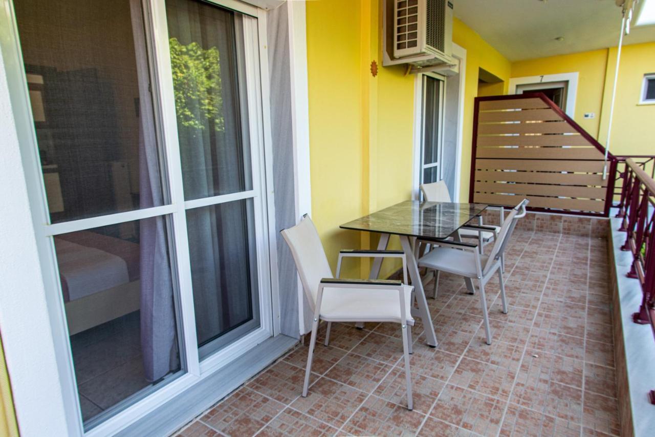 Aristea Studios Сарти Екстериор снимка