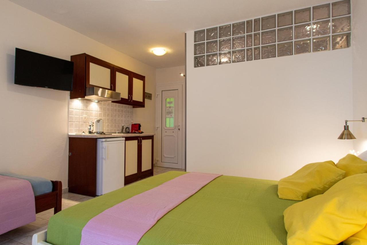 Aristea Studios Сарти Екстериор снимка