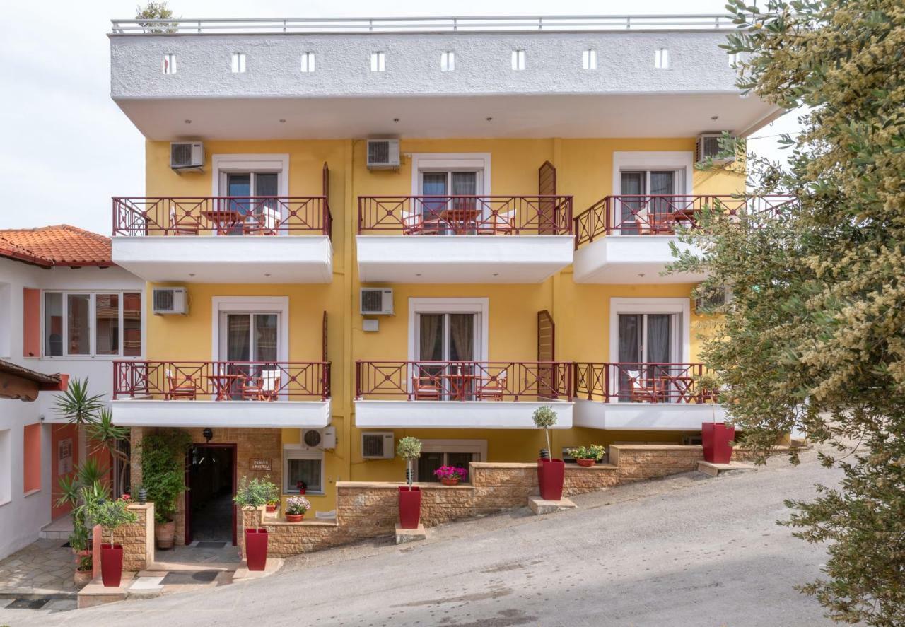 Aristea Studios Сарти Екстериор снимка